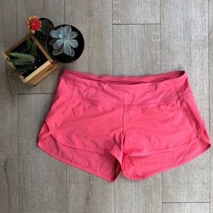 lululemon low rise coral pink speed ups 2.5” size 4!!